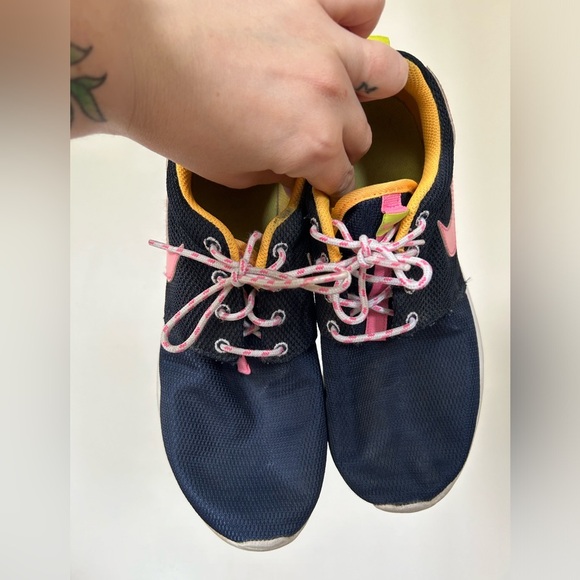 NIKE Roshe Run Running Low Navy Pink Shoes - Picture 9 of 9